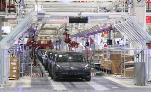 特斯拉陷雙重危機 大規模召回余波未平，減配風波再起